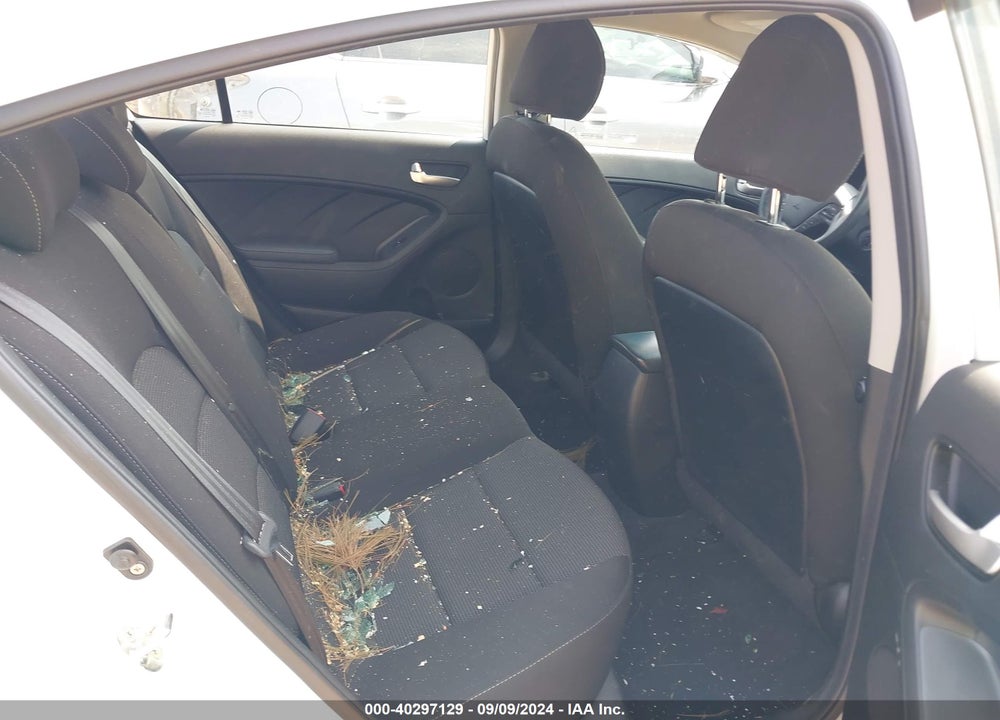 2018 KIA FORTE LX VIN: 3KPFK4A78JE242115