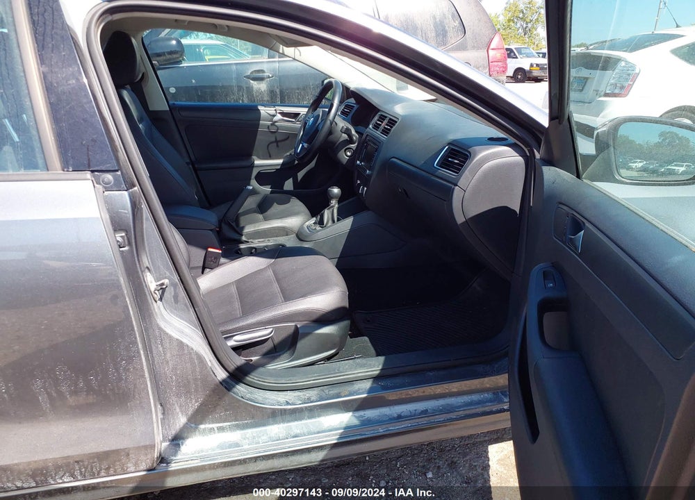 2012 VOLKSWAGEN JETTA 2.5L SE VIN: 3VWBP7AJ8CM306107