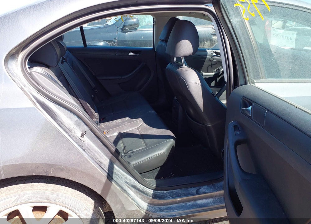 2012 VOLKSWAGEN JETTA 2.5L SE VIN: 3VWBP7AJ8CM306107
