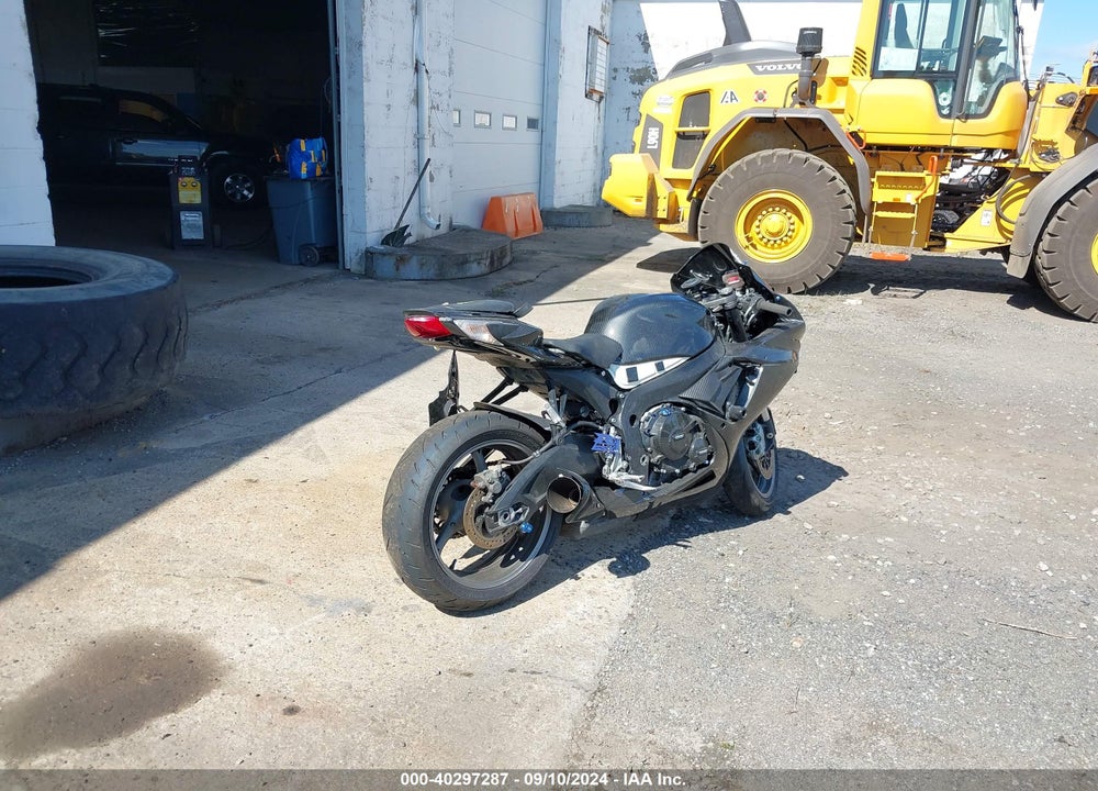 2011 SUZUKI GSX-R600 VIN: JS1GN7FA6B2101537