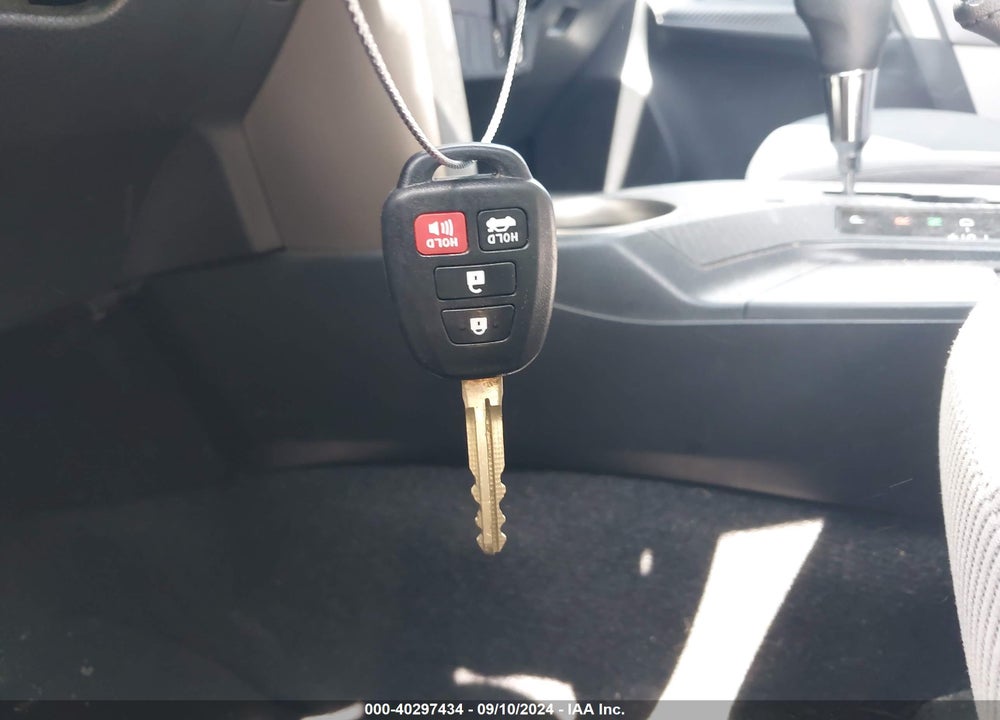 2013 TOYOTA RAV4 LE VIN: JTMZFREV0DD005325