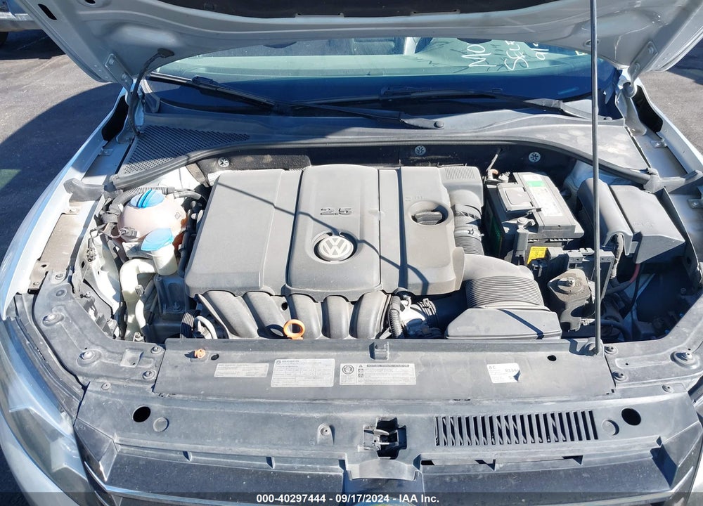 2013 VOLKSWAGEN PASSAT 2.5L SE VIN: 1VWBP7A37DC016980