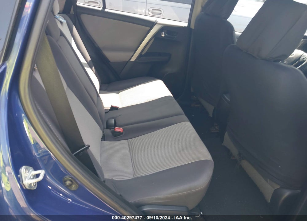 2015 TOYOTA RAV4 XLE VIN: 2T3WFREVXFW150221