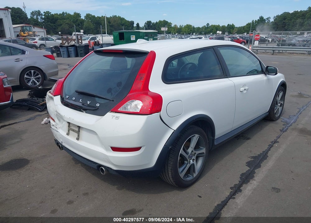 2013 VOLVO C30 T5 VIN: YV1672MK4D2307687