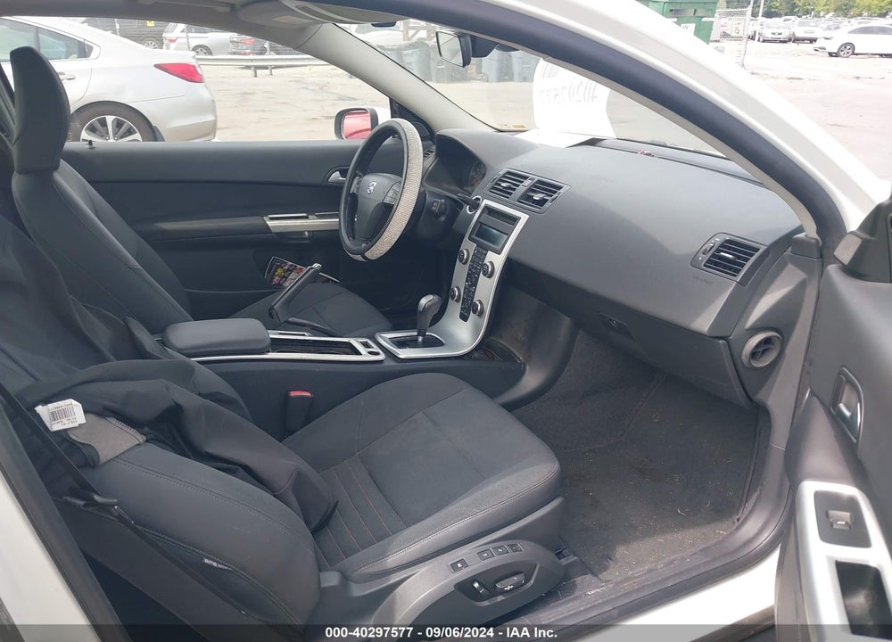 2013 VOLVO C30 T5 VIN: YV1672MK4D2307687