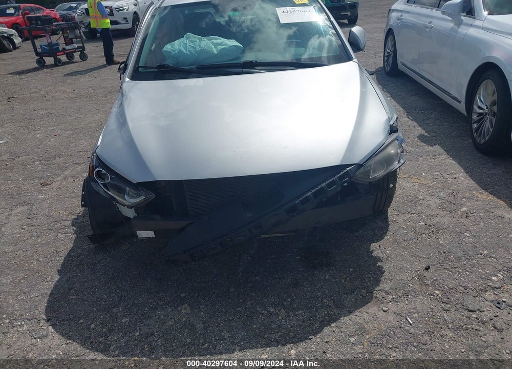 2017 HYUNDAI ELANTRA SE VIN: 5NPD84LF8HH061175