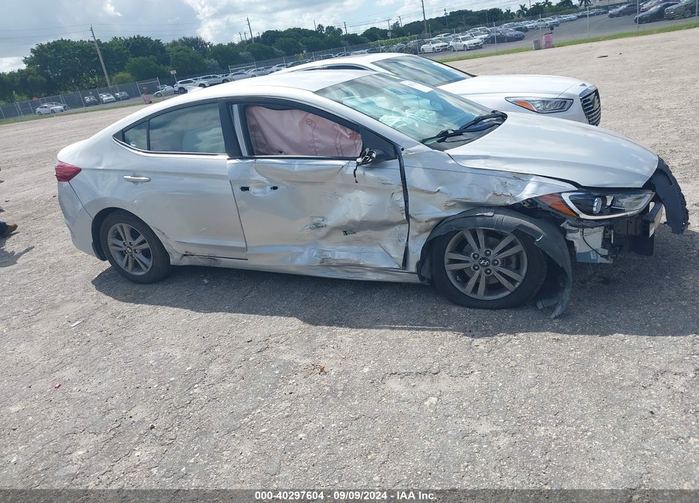 2017 HYUNDAI ELANTRA SE VIN: 5NPD84LF8HH061175