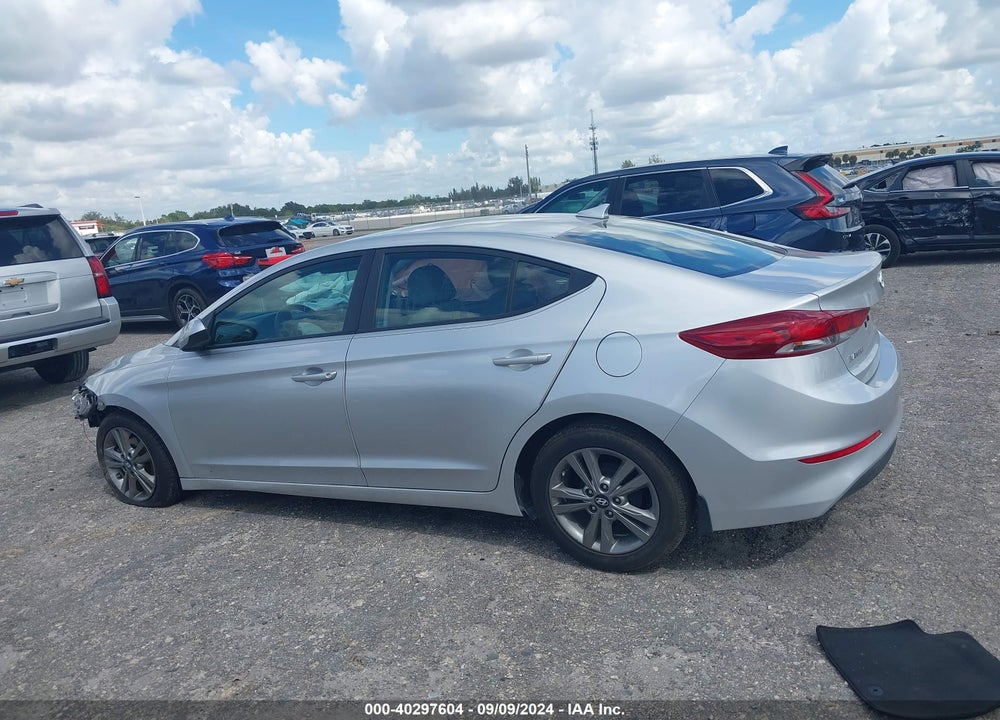2017 HYUNDAI ELANTRA SE VIN: 5NPD84LF8HH061175