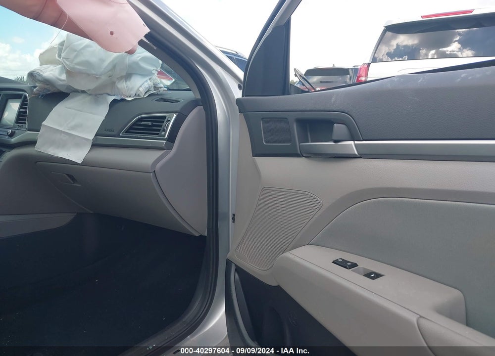 2017 HYUNDAI ELANTRA SE VIN: 5NPD84LF8HH061175