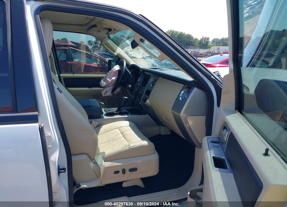 2016 FORD EXPEDITION XLT VIN: 1FMJU1JT2GEF56813