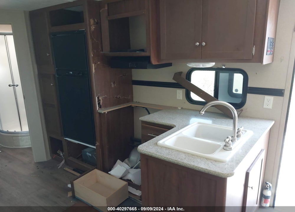2015 KEYSTONE TRAVEL TRAILER VIN: 4YDT27825FH921210