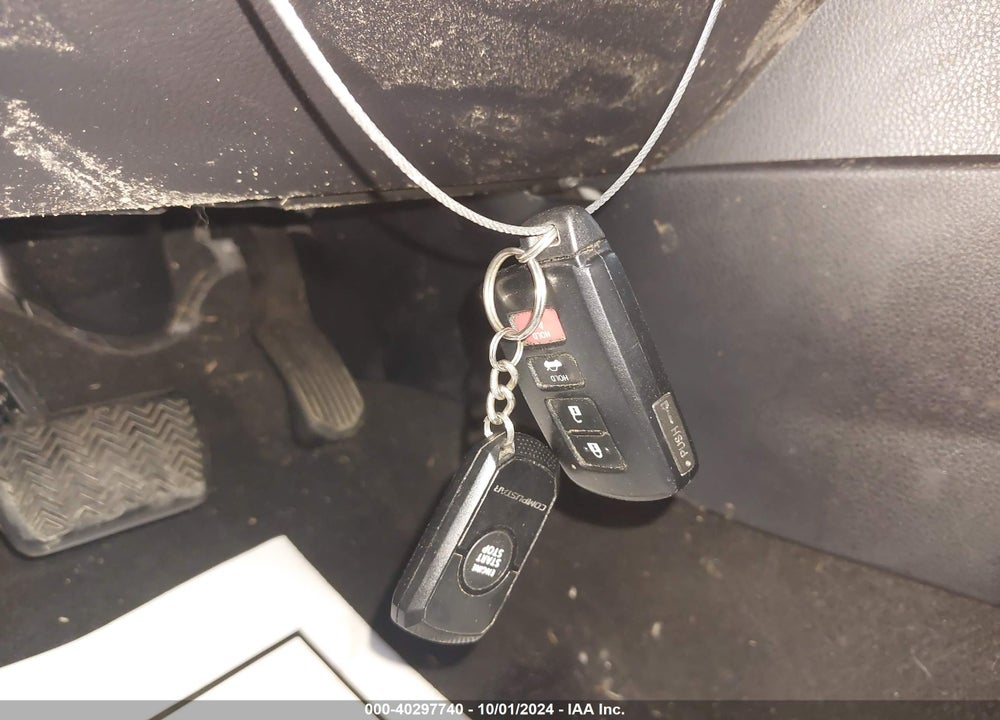 2018 TOYOTA COROLLA SE VIN: 2T1BURHE6JC093275