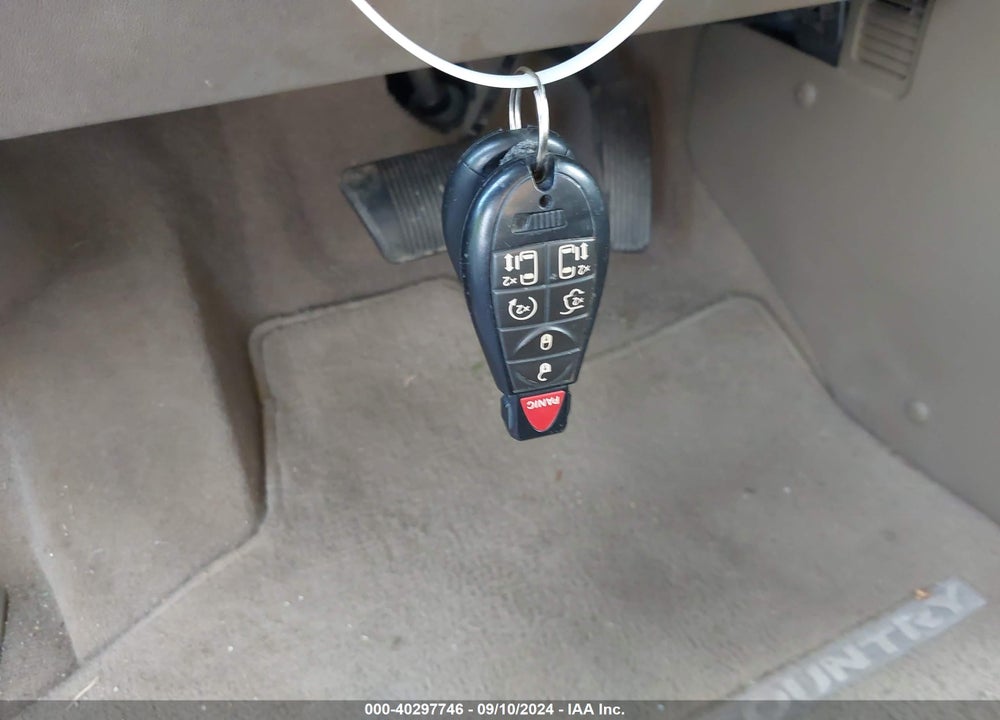 2015 CHRYSLER TOWN & COUNTRY TOURING VIN: 2C4RC1BG2FR740422