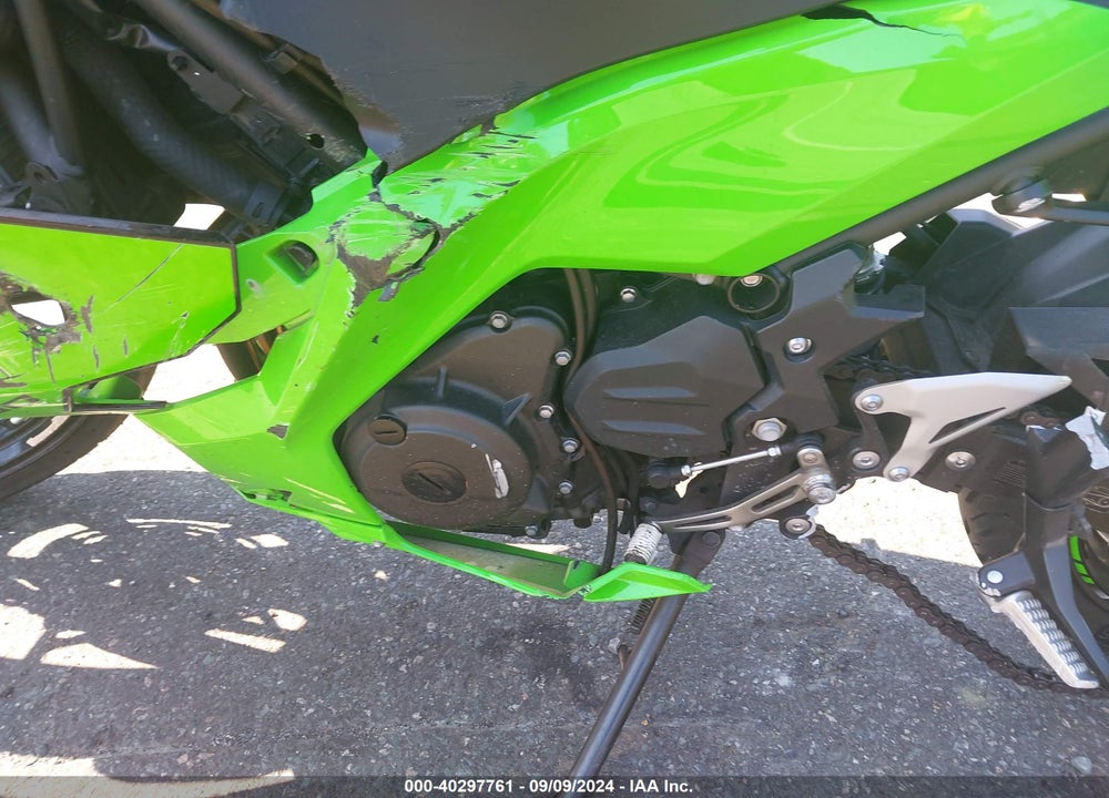 2023 KAWASAKI EX400 VIN: JKAEXKH10PDAN7843