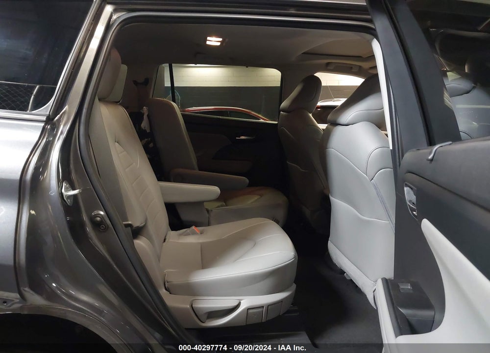 2023 TOYOTA HIGHLANDER XLE VIN: 5TDKDRBH0PS030076
