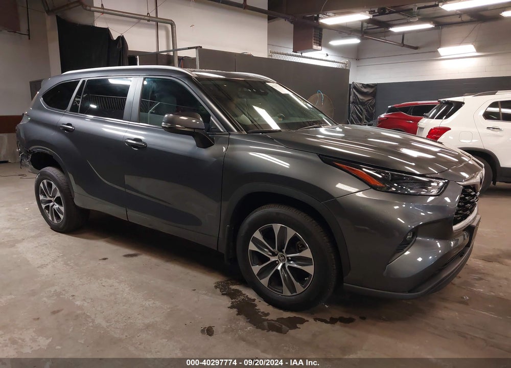 2023 TOYOTA HIGHLANDER XLE VIN: 5TDKDRBH0PS030076