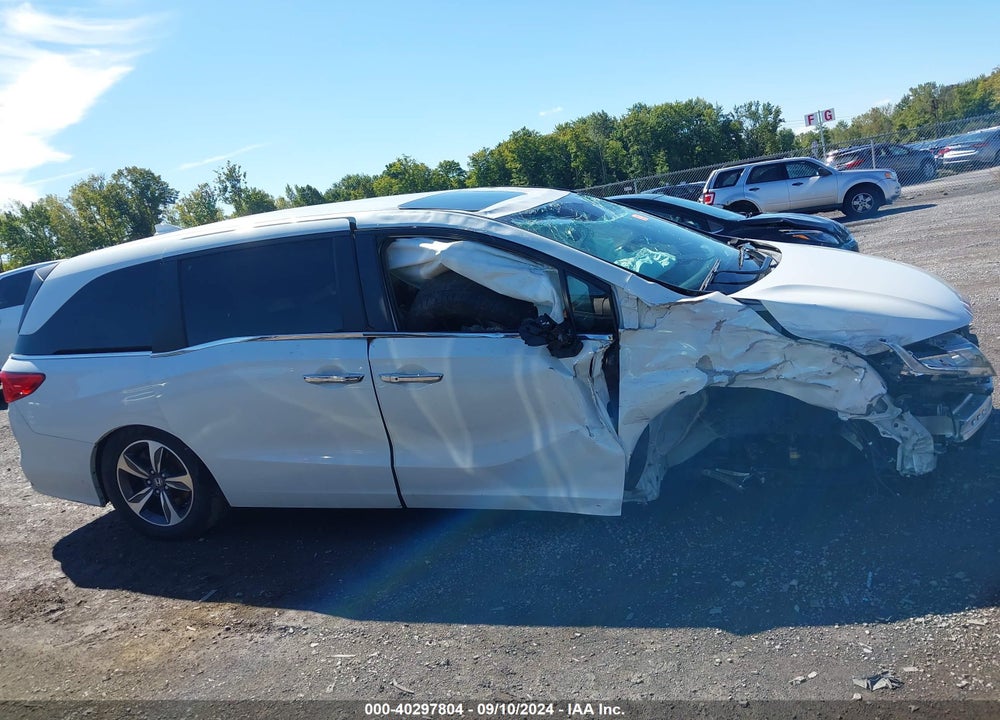 2020 HONDA ODYSSEY TOURING VIN: 5FNRL6H81LB000770