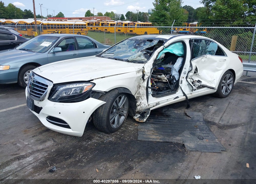 2016 MERCEDES-BENZ S 550 4MATIC VIN: WDDUG8FB8GA205273