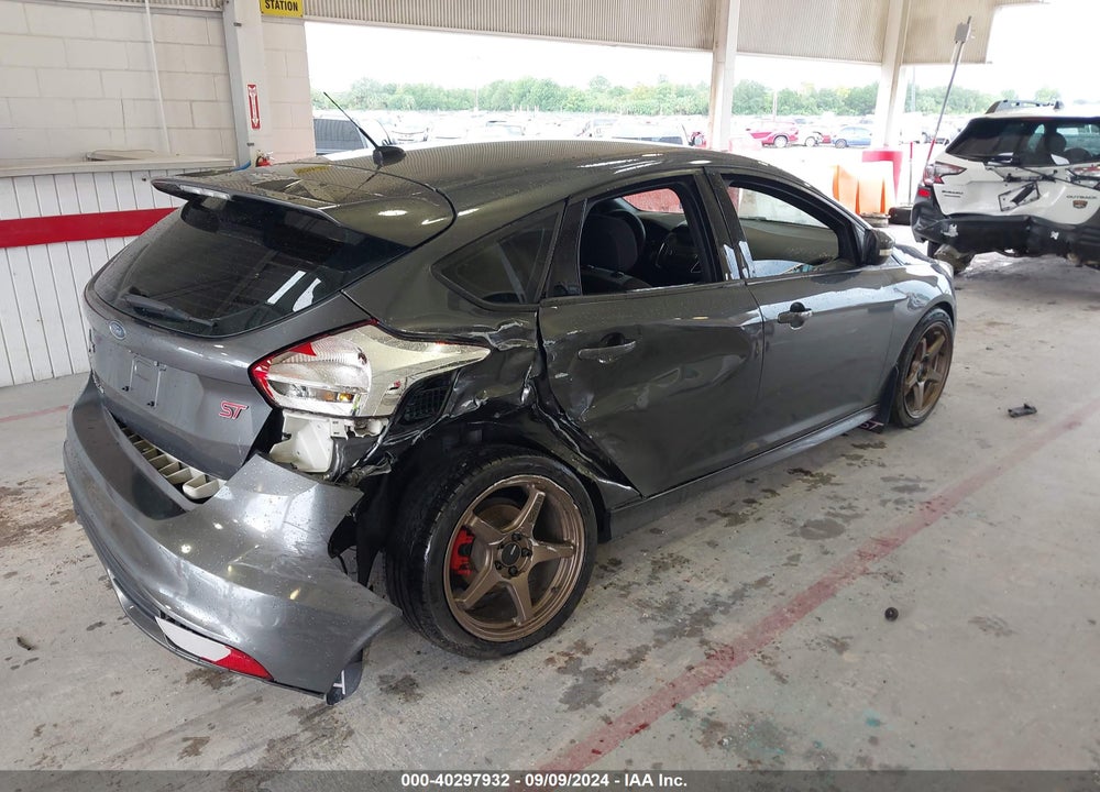 2018 FORD FOCUS VIN: 1FADP3L99JL208814