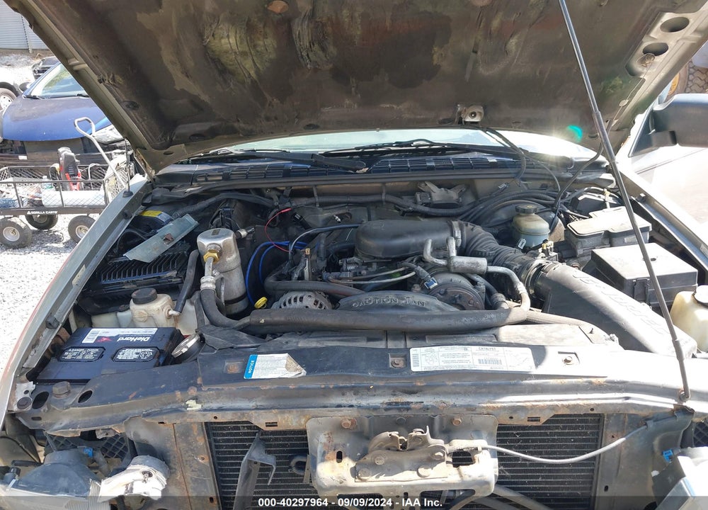 1999 CHEVROLET BLAZER VIN: 1GNCT18W6XK200602