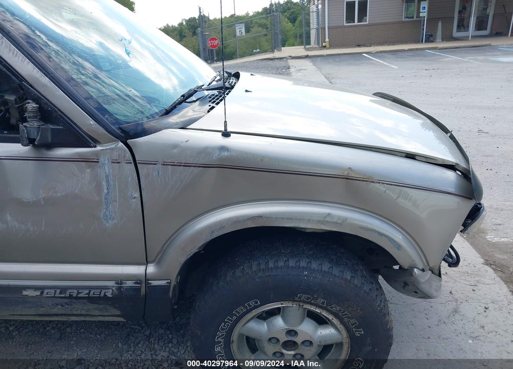 1999 CHEVROLET BLAZER VIN: 1GNCT18W6XK200602