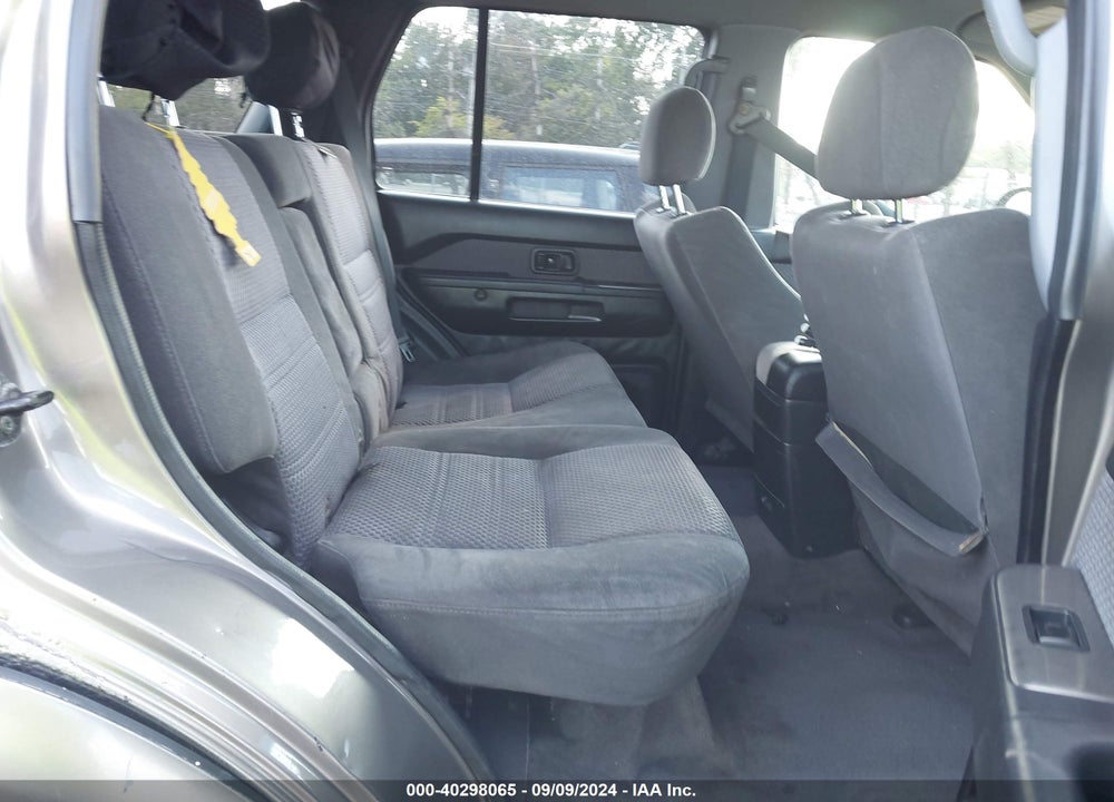 2004 NISSAN PATHFINDER SE VIN: JN8DR09Y34W914122