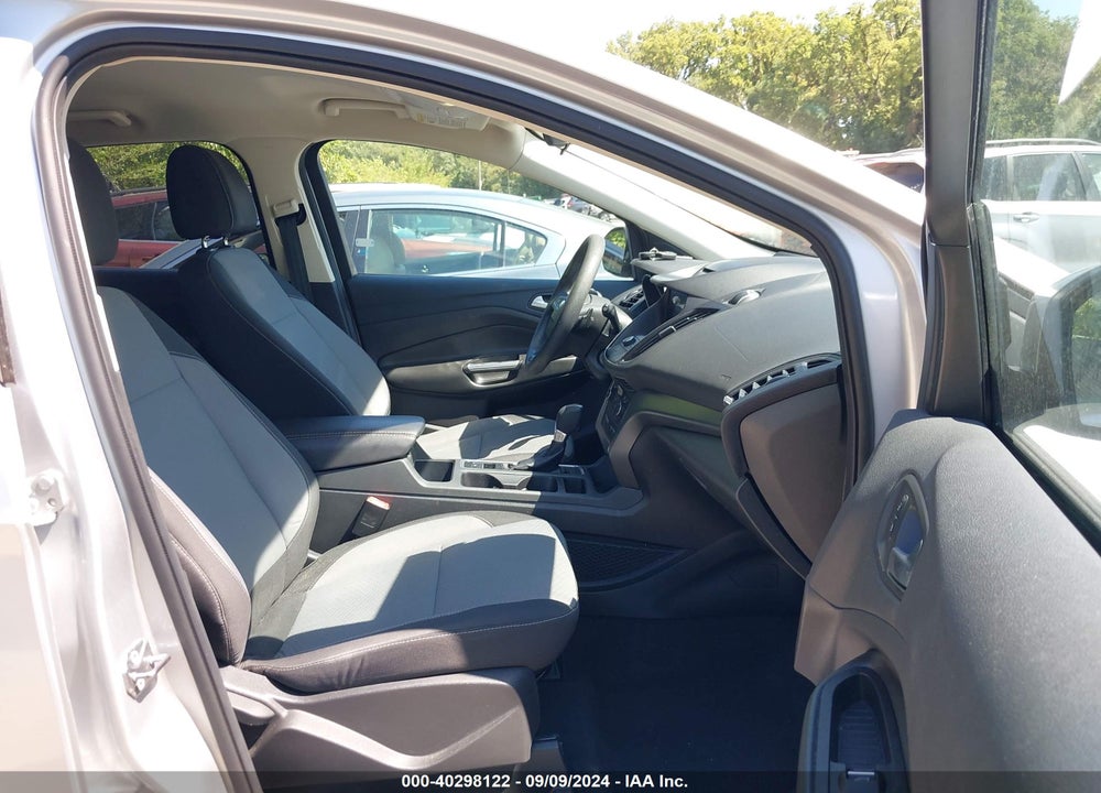 2017 FORD ESCAPE SE VIN: 1FMCU9GD8HUC77638