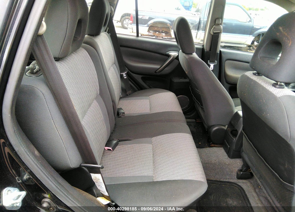 2004 TOYOTA RAV4 VIN: JTEGD20V440014785