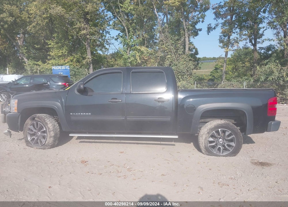 2011 CHEVROLET SILVERADO 1500 LT VIN: 3GCPKSE33BG206628