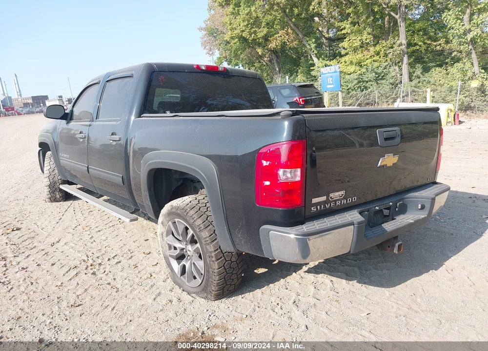 2011 CHEVROLET SILVERADO 1500 LT VIN: 3GCPKSE33BG206628