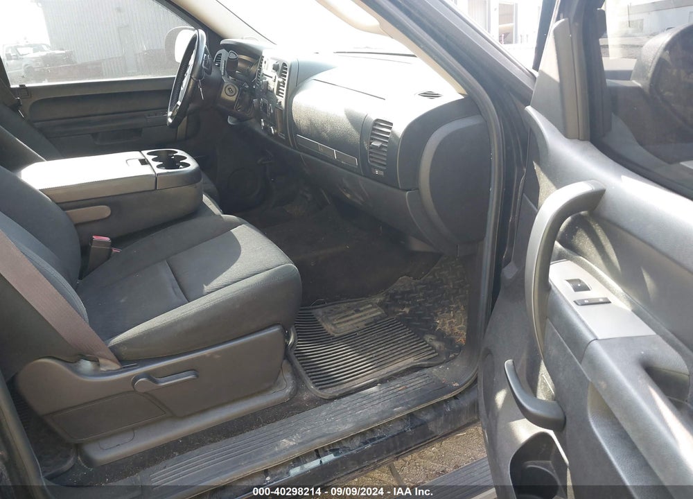 2011 CHEVROLET SILVERADO 1500 LT VIN: 3GCPKSE33BG206628