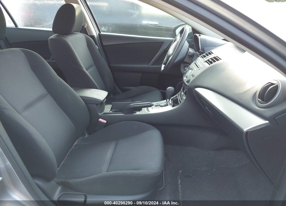 2011 MAZDA 3 I TOURING VIN: JM1BL1VF4B1383358