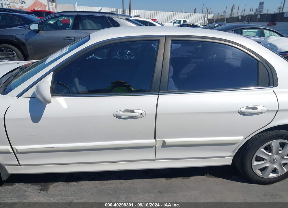 2002 HYUNDAI SONATA VIN: KMHWF25S32A600731