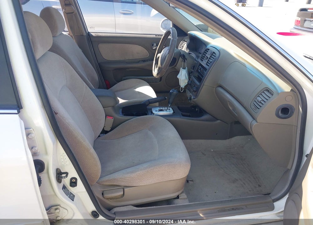2002 HYUNDAI SONATA VIN: KMHWF25S32A600731