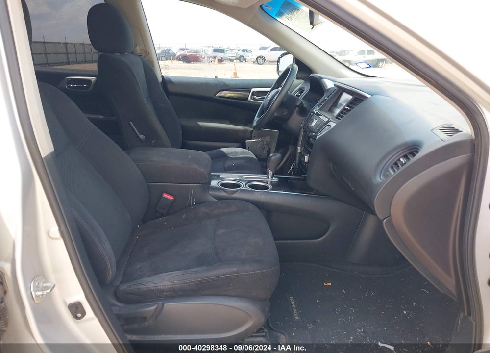 2015 NISSAN PATHFINDER S VIN: 5N1AR2MN3FC692625