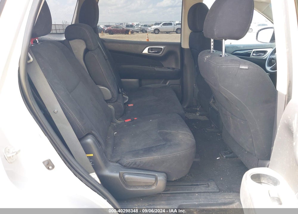 2015 NISSAN PATHFINDER S VIN: 5N1AR2MN3FC692625