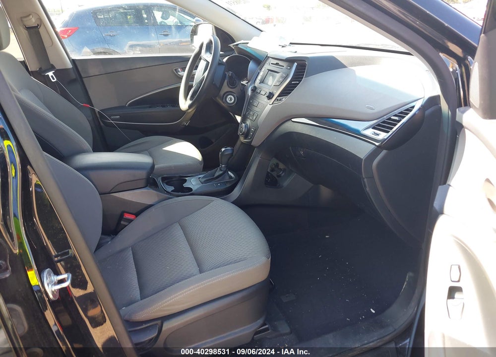 2016 HYUNDAI SANTA FE SE VIN: KM8SMDHF1GU161887