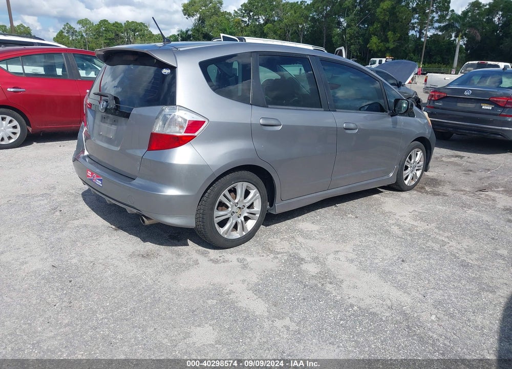 2009 HONDA FIT SPORT VIN: JHMGE88439C000817