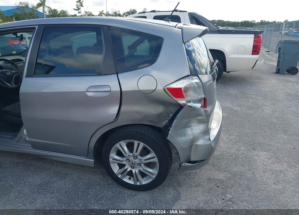 2009 HONDA FIT SPORT VIN: JHMGE88439C000817