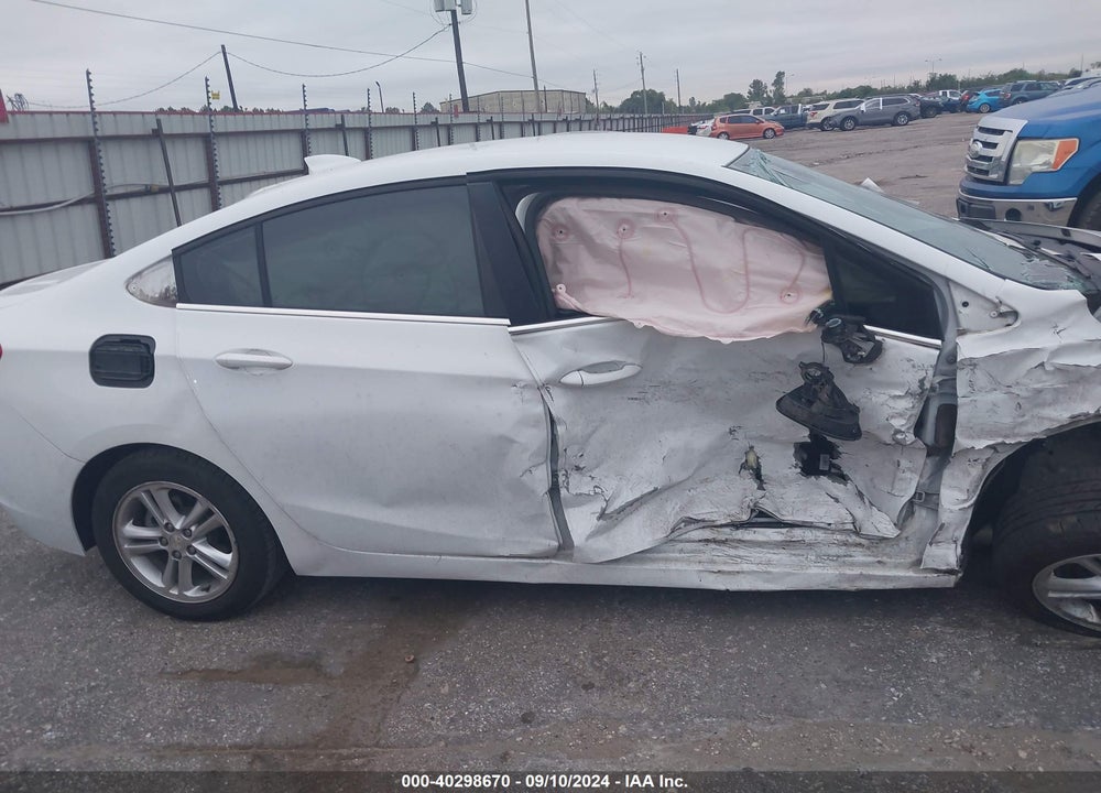 2017 CHEVROLET CRUZE LT AUTO VIN: 1G1BE5SMXH7102506