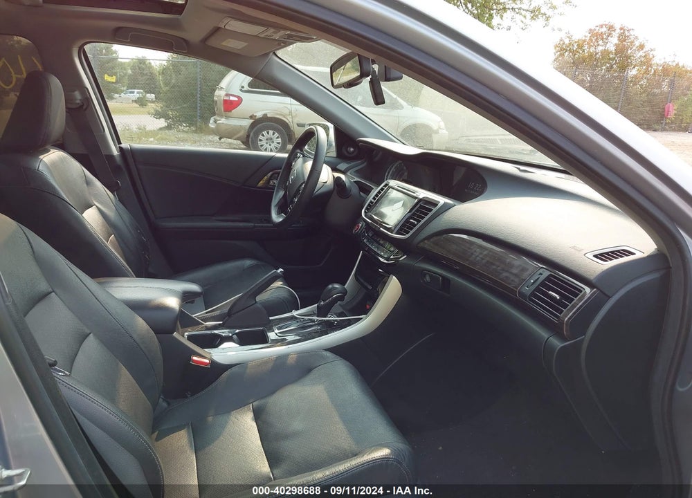 2017 HONDA ACCORD TOURING V6 VIN: 1HGCR3F92HA001054