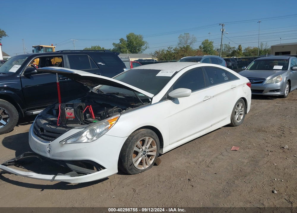 2014 HYUNDAI SONATA VIN: 5NPEB4AC3EH911840