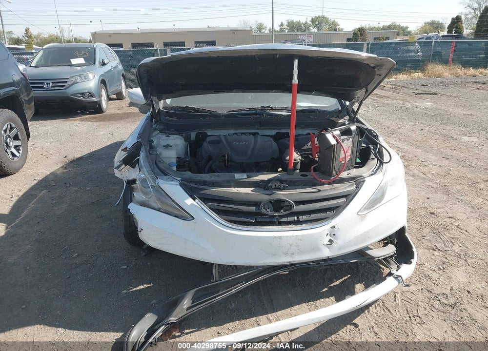 2014 HYUNDAI SONATA VIN: 5NPEB4AC3EH911840