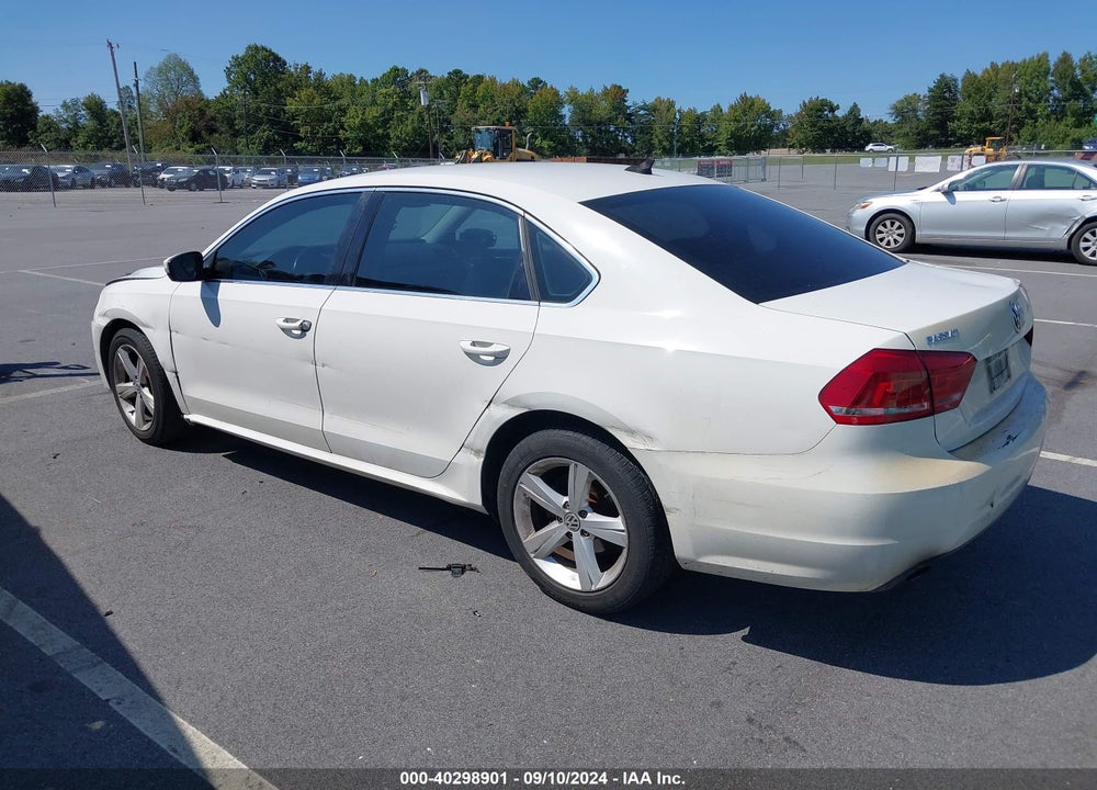 2015 VOLKSWAGEN PASSAT 1.8T SE VIN: 1VWBS7A38FC047110