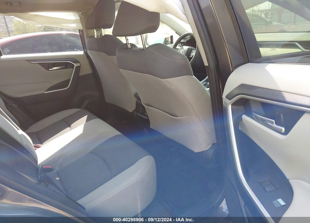 2019 TOYOTA RAV4 XLE VIN: JTMP1RFV3KD003621