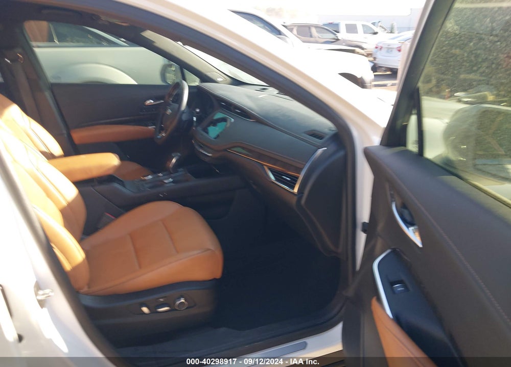 2019 CADILLAC XT4 PREMIUM LUXURY VIN: 1GYFZCR46KF185673
