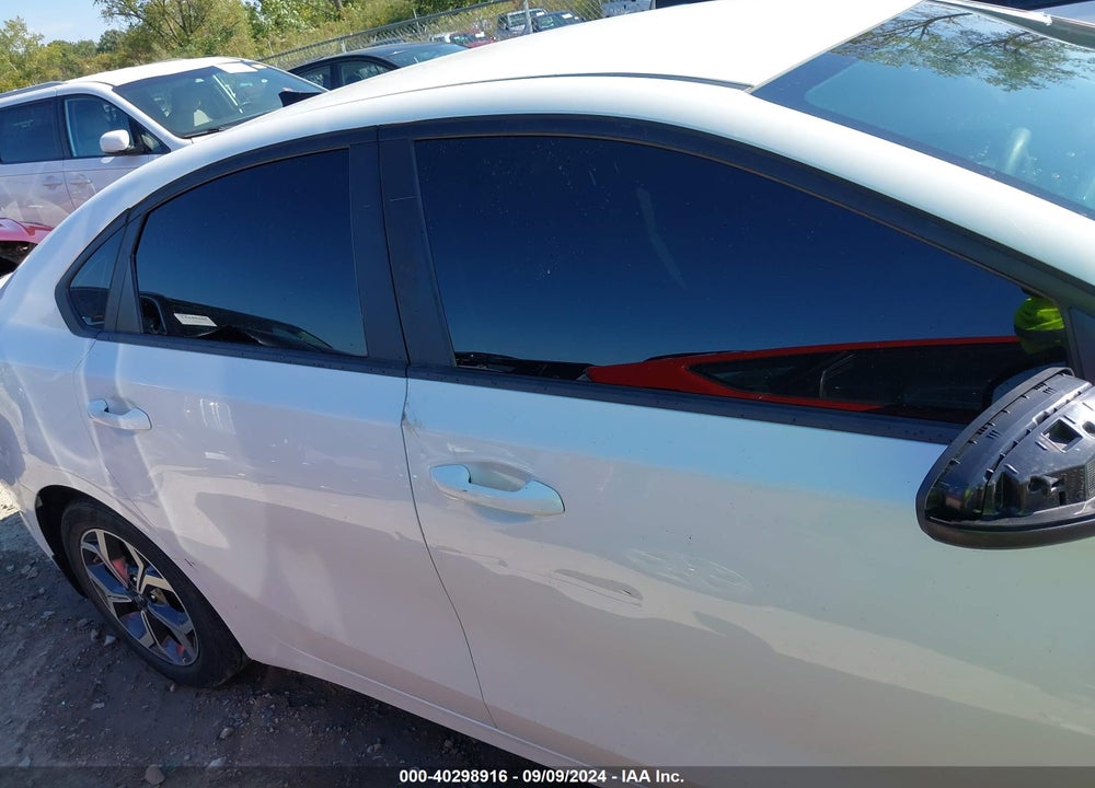 2019 KIA FORTE LXS VIN: 3KPF24AD8KE055786