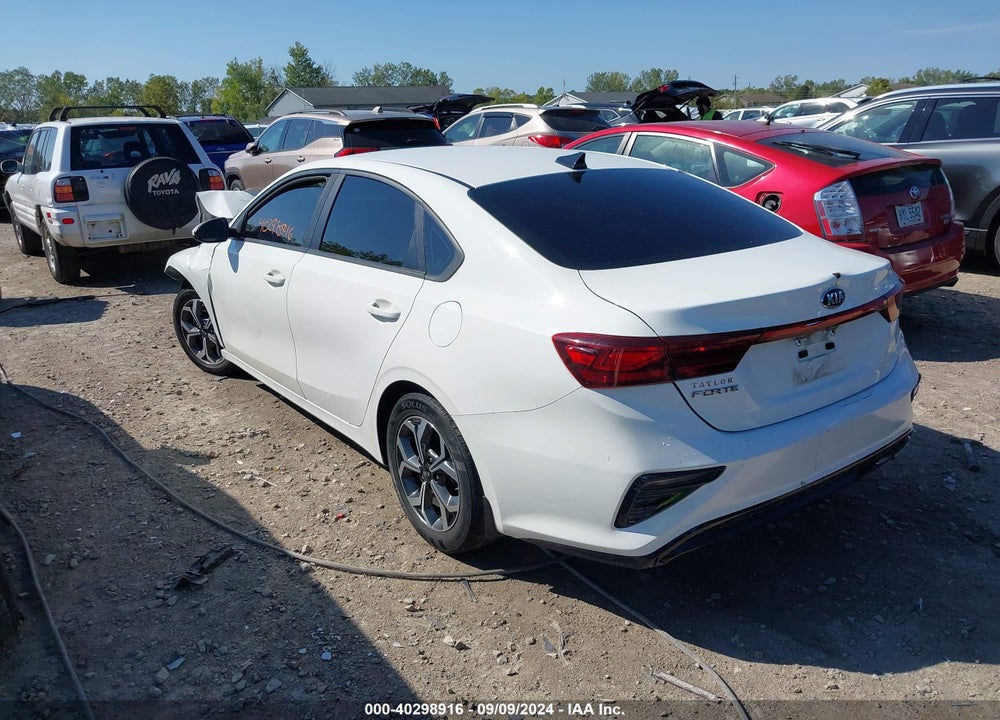 2019 KIA FORTE LXS VIN: 3KPF24AD8KE055786