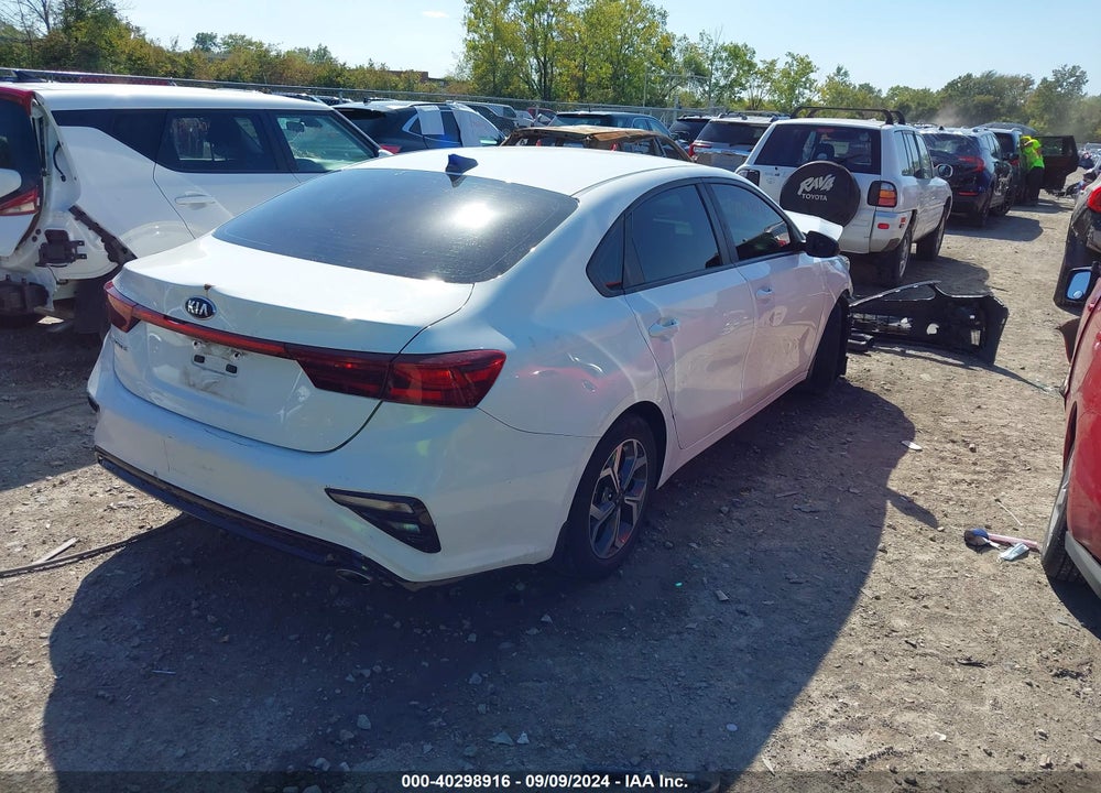 2019 KIA FORTE LXS VIN: 3KPF24AD8KE055786