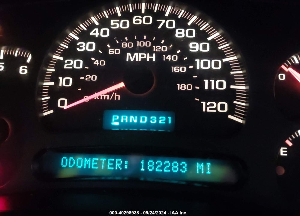 2005 CHEVROLET SUBURBAN 1500 LT VIN: 1GNEC16Z65R130030